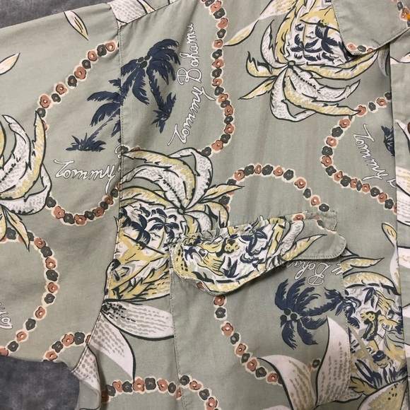 Vintage Tommy Bahama Hawaiian Shirt Short Sleeve Button Up Palm Trees Floral - Picture 6 of 15